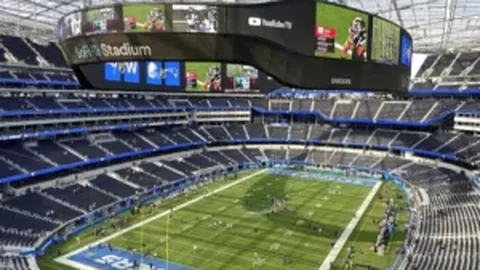 杨立瑜禁区内倒地引争议，马宁点球判罚公正性分析？